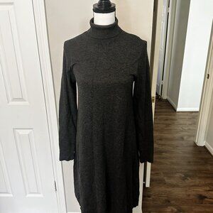Classy yet cozy ladies sweater dress - Size M